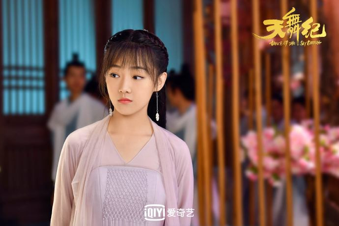 Tạo hình mỹ nữ tuyệt sắc của Hứa Khải xuất hiện ngay trong tập đầu của 'Thiên vũ kỷ' Ảnh 8