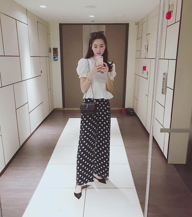 Chỉ thế thôi, nàng hậu đã có hai set đồ hợp thời. 