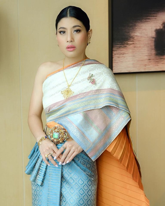 Sirivannavari Nariratana đầy thần thái trong trang phục truyền thống của phụ nữ Thái Lan&nbsp;