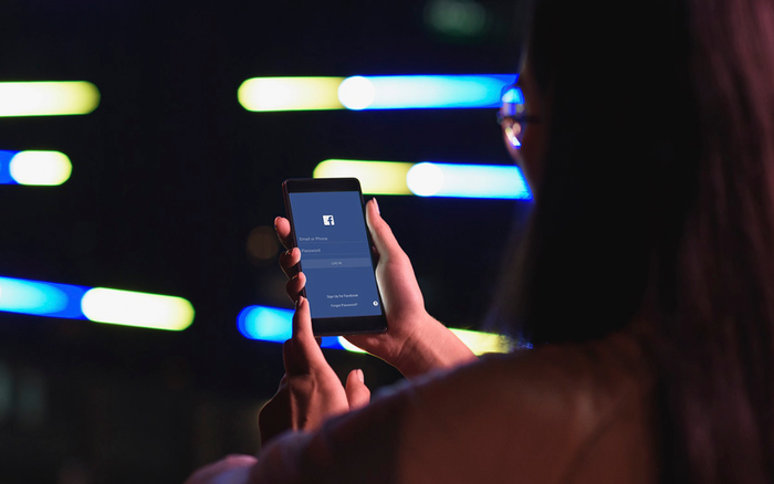 Giao diện đen huyền bí vừa chính thức 'cập bến' Facebook, đây là cách để bạn kích hoạt tính năng này Ảnh 2