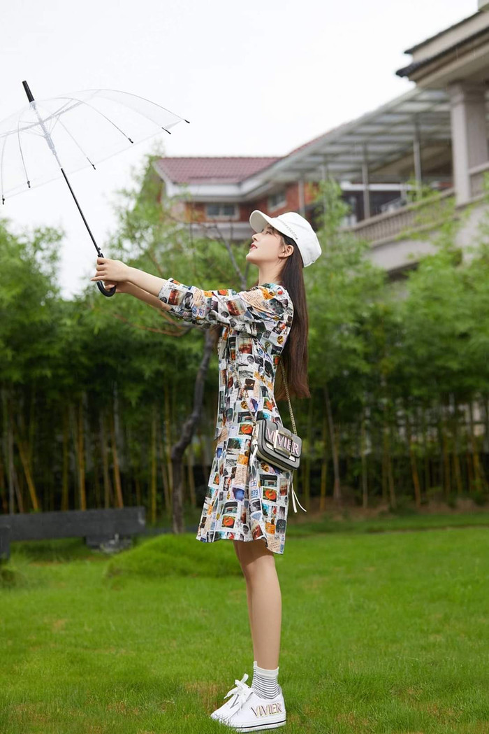 Triệu Lộ Tư trên tạp chí tháng 7: Hường phấn hay năng động đều có thể 'bao thầu', sẽ là Triệu Lệ Dĩnh thứ hai? Ảnh 21