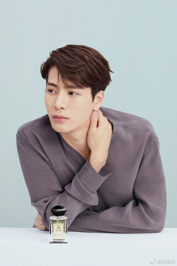 Bộ ảnh tháng 7 sao Hoa ngữ: Hội mỹ nhân đọ sắc, dàn nam thần khoe vẻ điển trai Ảnh 50