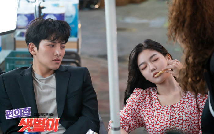 'Cửa hàng tiện lợi Saet Byul' của Ji Chang Wook - Kim Yoo Jung sẽ bị phạt vì chứa nhiều cảnh dâm tục Ảnh 2