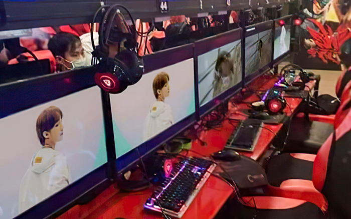 Sướng như Sơn Tùng M-TP, được fan bao cả tiệm net để cày view cho MV mới Ảnh 2