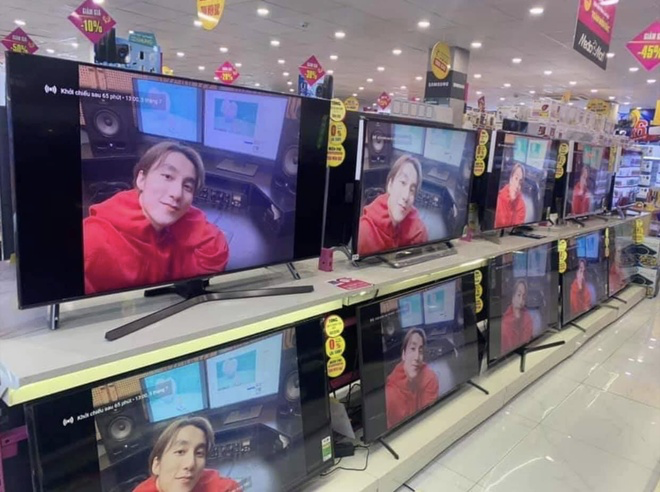 Có không ít tranh cãi xung quanh việc cày view cho Sơn Tùng.