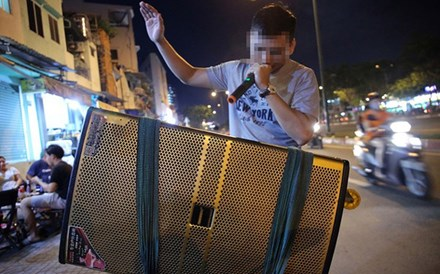 Đề nghị chấm dứt loạt hình hát karaoke bằng loa kéo Ảnh 2
