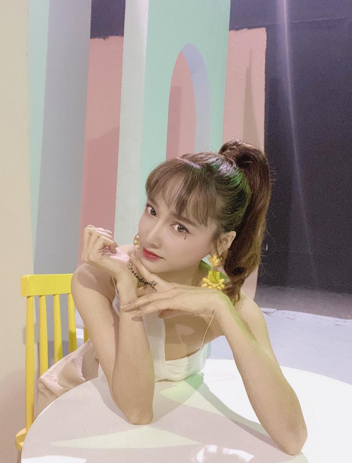 Nhã Phương ngày càng nhuận sắc hậu sinh con