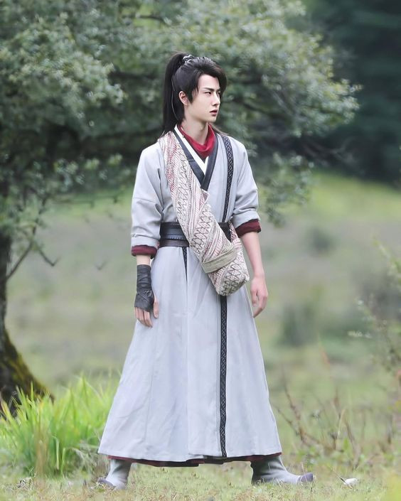 Vương Nhất Bác trên phim trường 'Hữu phỉ': Anh tuấn, tiêu sái chính là đây! Ảnh 9