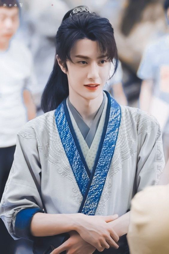 Vương Nhất Bác trên phim trường 'Hữu phỉ': Anh tuấn, tiêu sái chính là đây! Ảnh 12