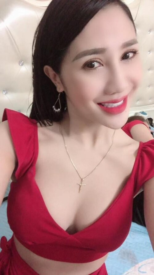 Ninh có ngoại hình xinh đẹp.