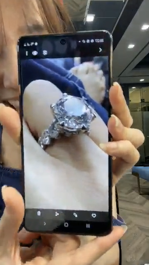 Hari Won miệt mài khoe nhẫn kim cương khổng lồ Trấn Thành tặng mọi lúc mọi nơi Ảnh 7