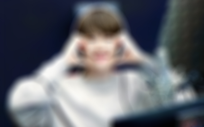 Đây là nam nghệ sĩ Kpop solo đầu tiên công phá chứng nhận Triple Platinum của BXH Gaon Ảnh 2