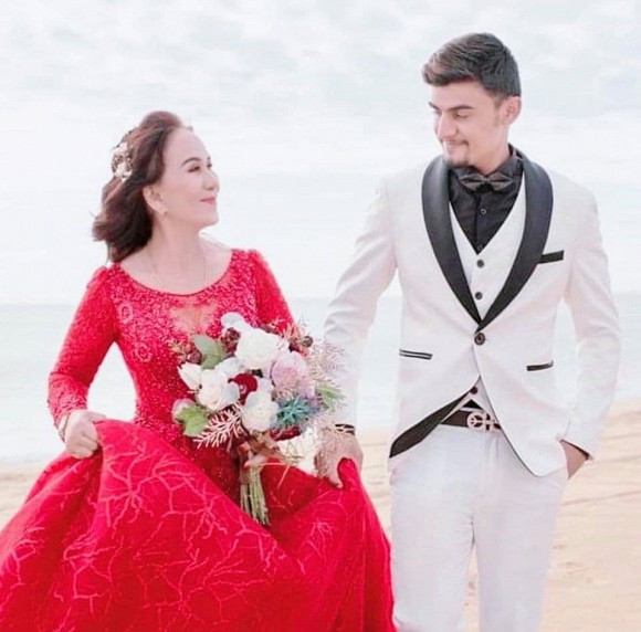 'Cô dâu 65 tuổi' tiết lộ thu nhập từ YouTube sau khi nổi tiếng khiến dân tình 'choáng váng' Ảnh 3