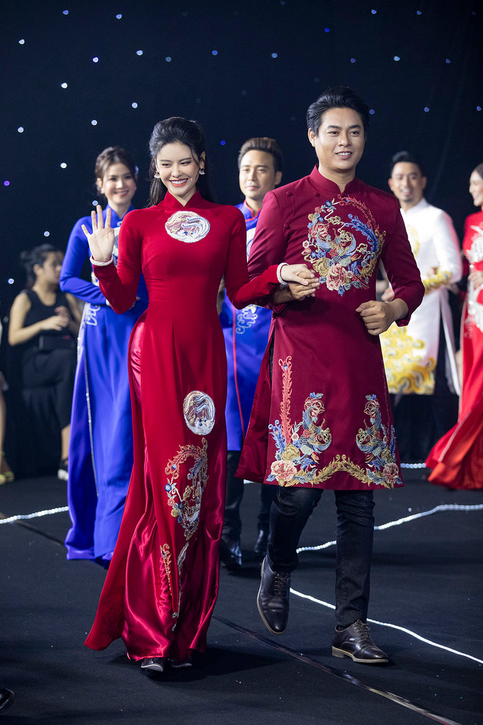 Trương Quỳnh Anh mặc áo dài cưới, làm cô dâu bước vào lễ đường Ảnh 17