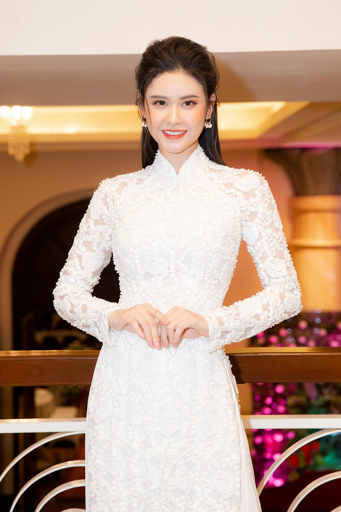 Trương Quỳnh Anh mặc áo dài cưới, làm cô dâu bước vào lễ đường Ảnh 8