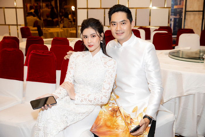 Trương Quỳnh Anh mặc áo dài cưới, làm cô dâu bước vào lễ đường Ảnh 9