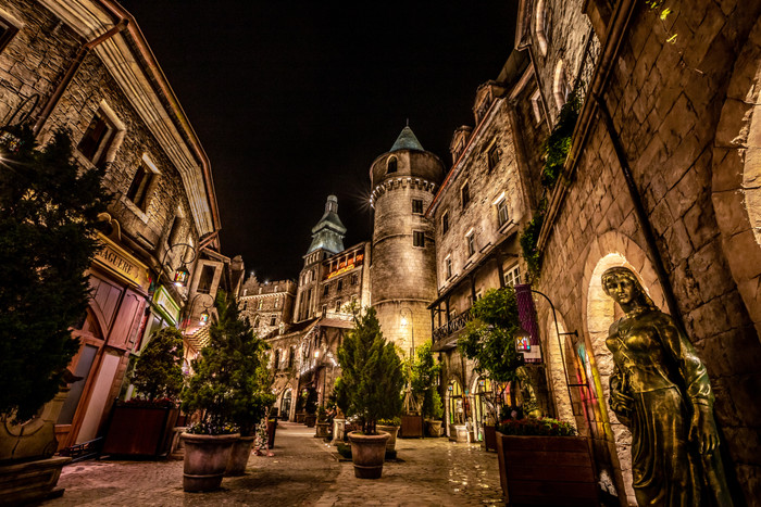 Hình ảnh Bà Bà Hill về đêm đẹp lộng lẫy với những cung điện lãng mạn bậc nhất thế giới.