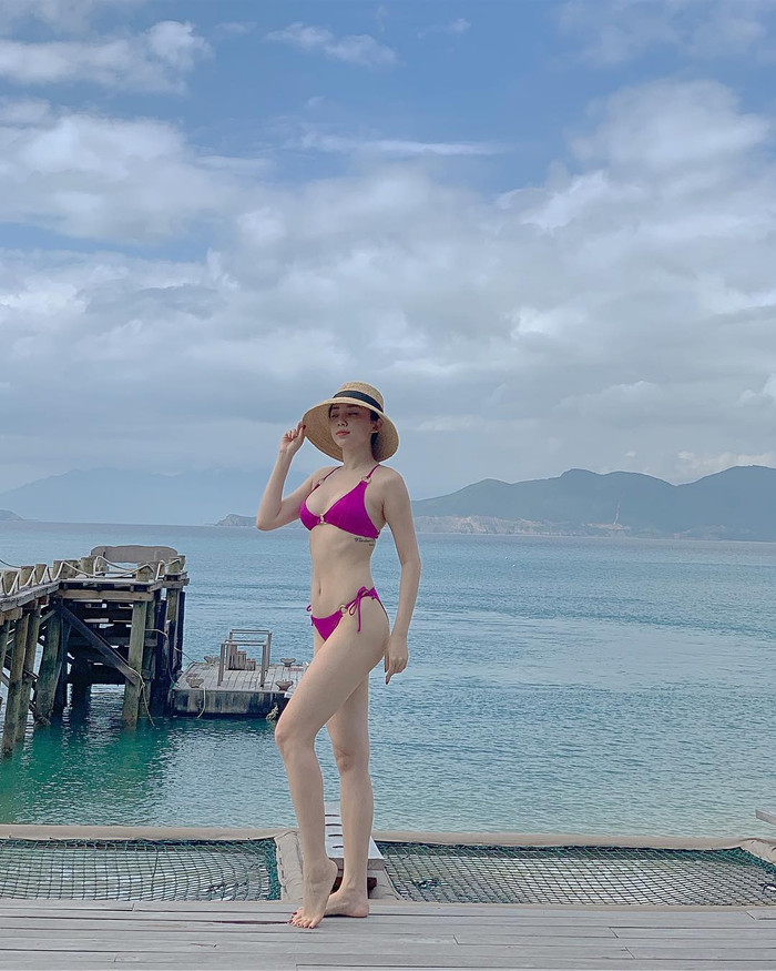 Có thể thấy, Tóc Tiên khá ưu ái những gam màu đơn sắc, ít họa tiết. 