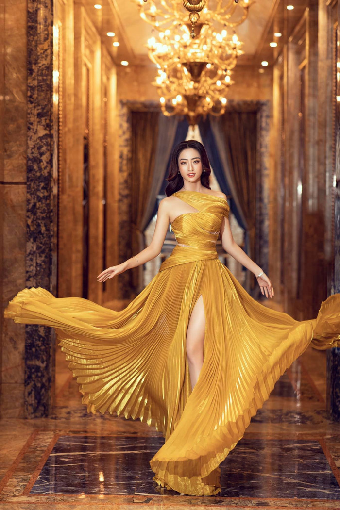 'Nữ hoàng lookbook' Lương Thùy Linh cân mọi concept: Thần thái kiêu sa khiến fan không thể rời mắt Ảnh 28