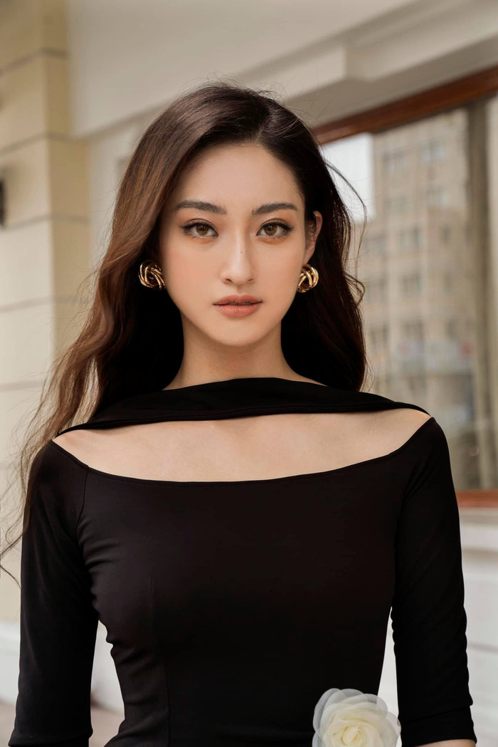 'Nữ hoàng lookbook' Lương Thùy Linh cân mọi concept: Thần thái kiêu sa khiến fan không thể rời mắt Ảnh 69