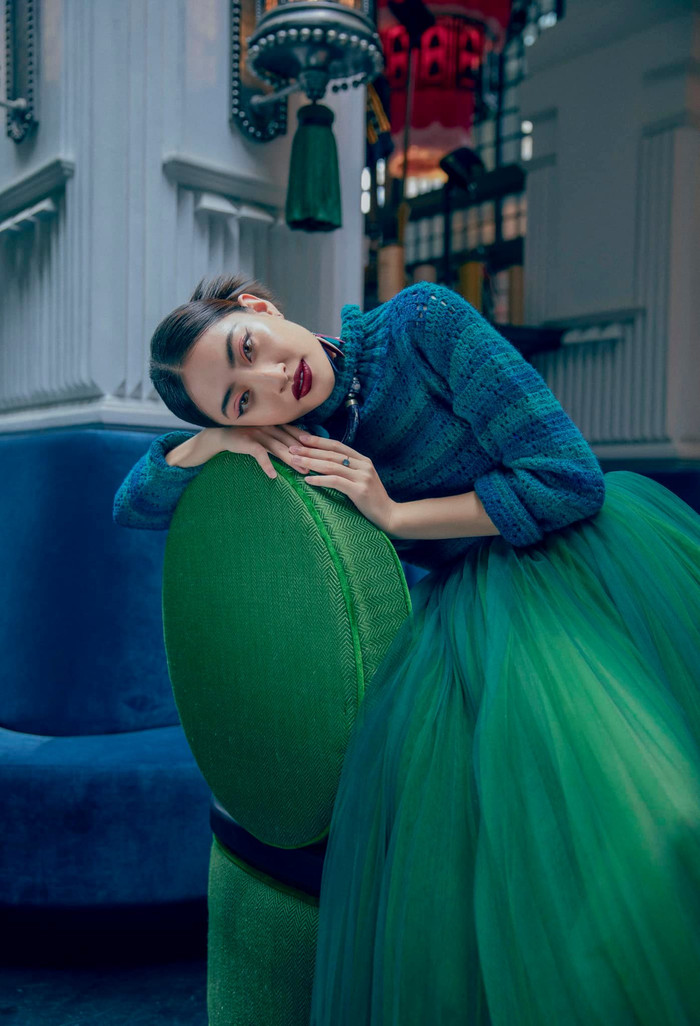 'Nữ hoàng lookbook' Lương Thùy Linh cân mọi concept: Thần thái kiêu sa khiến fan không thể rời mắt Ảnh 35