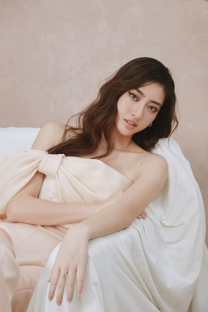 'Nữ hoàng lookbook' Lương Thùy Linh cân mọi concept: Thần thái kiêu sa khiến fan không thể rời mắt Ảnh 65