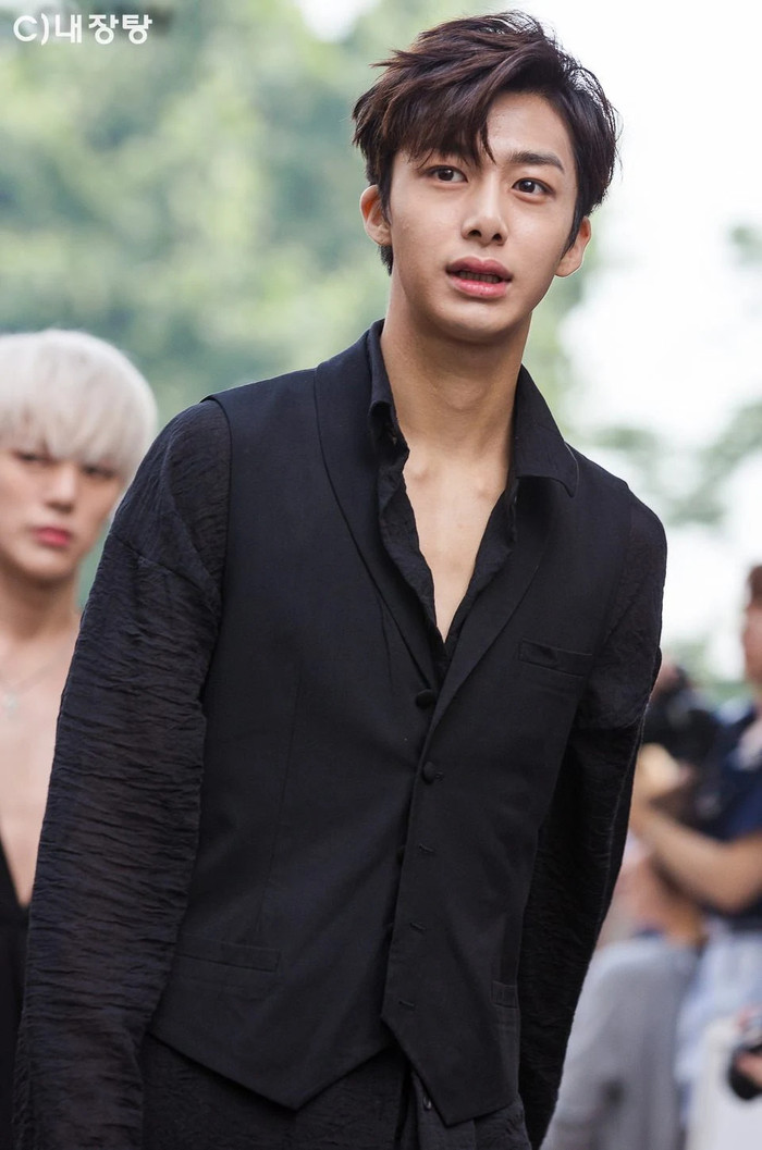 Ảnh chỉnh sửa và chưa chỉnh sửa của các sao Hàn, ai mới là người đẹp tự nhiên? Ảnh 35