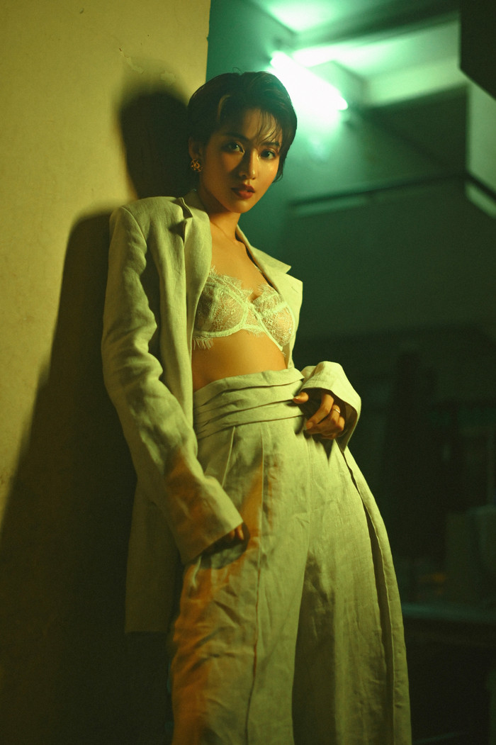 Khả Ngân gây choáng với teaser MV mới ngập cảnh nóng được lấy cảm hứng từ dự án điện ảnh 18+? Ảnh 8