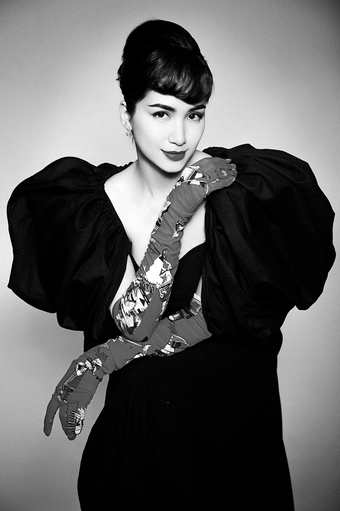 Hóa thân tượng đài nhan sắc Audrey Hepburn trong bộ ảnh mới, Hòa Minzy lại đang 'ủ mưu' gì đây? Ảnh 10