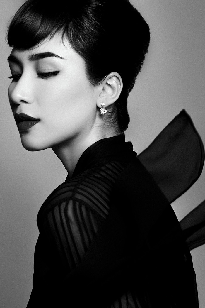 Hóa thân tượng đài nhan sắc Audrey Hepburn trong bộ ảnh mới, Hòa Minzy lại đang 'ủ mưu' gì đây? Ảnh 12