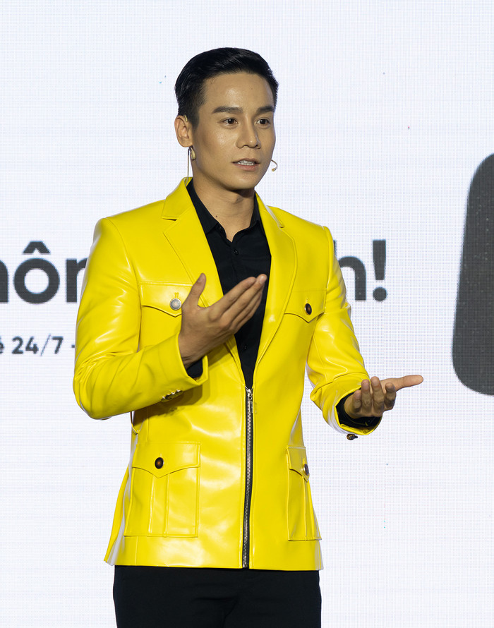 Cao Xuân Tài làm MC trôi chảy và thông minh