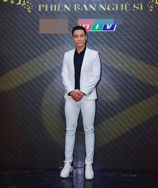 Body chuẩn, gương mặt điển trai, Nam vương Cao Xuân Tài cân đẹp loại vest màu sắc Ảnh 13