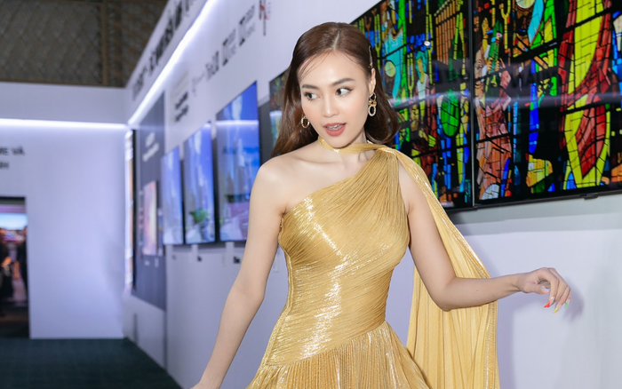 Ninh Dương Lan Ngọc ngày càng xuất sắc, visual đẹp đỉnh cao cân hết mọi layout Ảnh 2