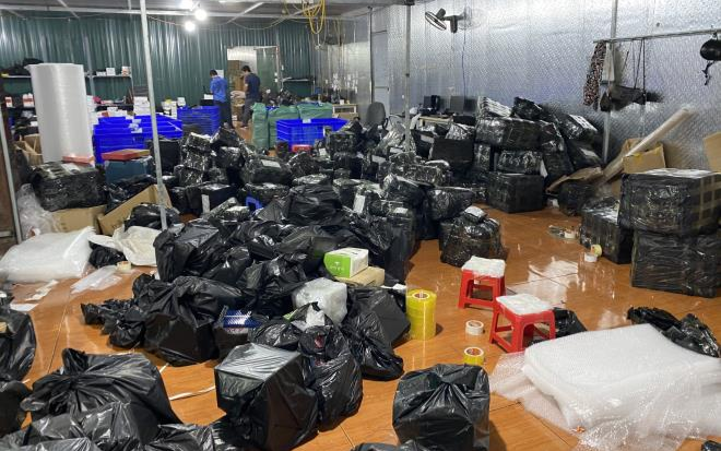 Kho hàng lậu rộng hơn 10.000m2 ở Lào Cai có doanh thu hơn 10 tỷ đồng/tháng Ảnh 2