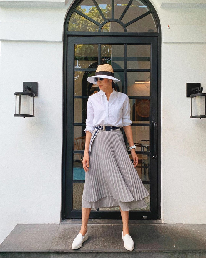 Hà Tăng luôn xuất hiện với phong cách streetstyle giản dị với đôi giày lười mọi lúc mọi nơi