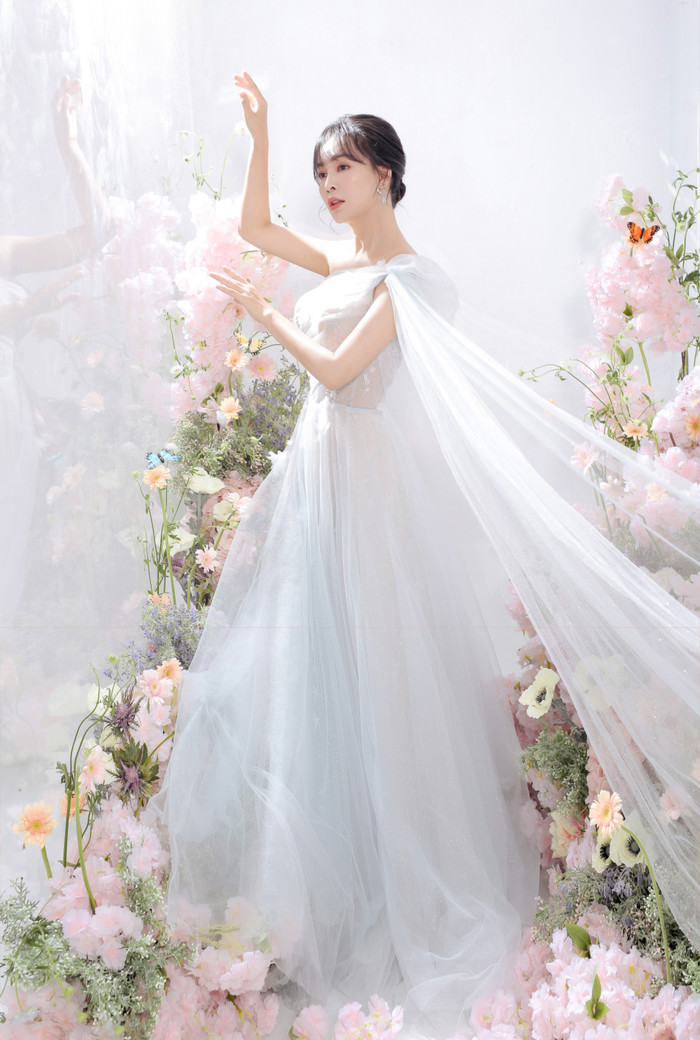 'Người đẹp bolero' Trần Mỹ Ngọc hoá 'công chúa' lộng lẫy khi diện váy mong manh 'đốn tim' dân mạng Ảnh 5