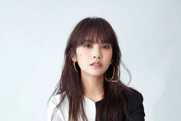 Dương Thừa Lâm đăng video cầu hôn, dân mạng chú ý đến cách ăn mặc của Lý Vinh Hạo Ảnh 4