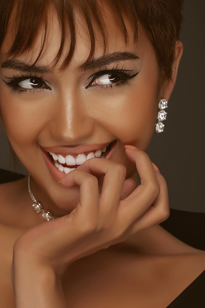 Nét đẹp kiêu sa của Hoa hậu Siêu quốc gia Châu Á 2019 - Ngọc Châu trong style quý cô thời thượng.