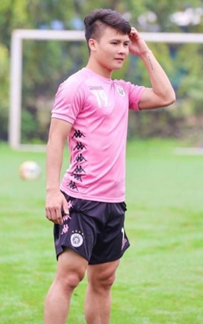 Tiền vệ Nguyễn Quang Hải đã sẵn sàng thi đấu trở lại sau 2 trận đấu ngồi ngoài vì bị đau.