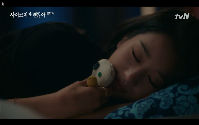 'Điên thì có sao' tập 7: Bị Kim Soo Hyun từ chối lời tỏ tình Seo Ye Ji cắt phăng mái tóc dài? Ảnh 25