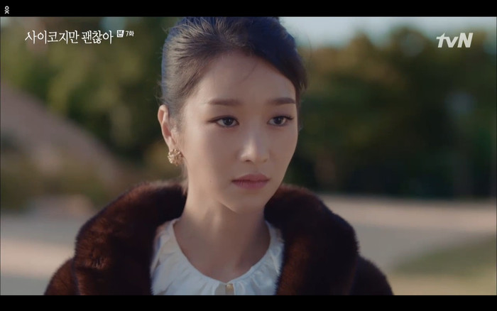 'Điên thì có sao' tập 7: Bị Kim Soo Hyun từ chối lời tỏ tình Seo Ye Ji cắt phăng mái tóc dài? Ảnh 27