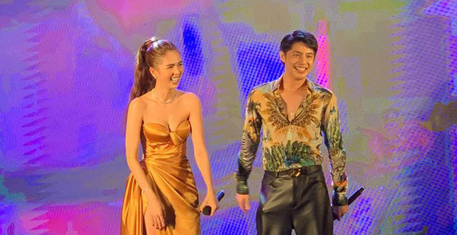 Ngọc Trinh song ca 'Bụi bay vào mắt' cùng Phạm Quỳnh Anh, từ nay tạm ngưng gọi cô nàng là 'thánh phá hit' nhé! Ảnh 6