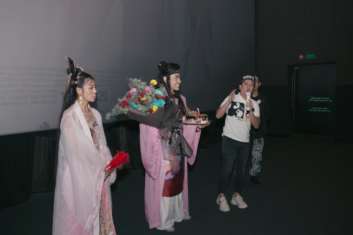 Họp báo phim 'Đệ nhất kỹ nam': Lê Dương Bảo Lâm 'e thẹn' bên dàn trai đẹp, Nam Thư hóa kiều nữ quyến rũ Ảnh 5