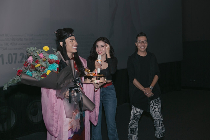 Họp báo phim 'Đệ nhất kỹ nam': Lê Dương Bảo Lâm 'e thẹn' bên dàn trai đẹp, Nam Thư hóa kiều nữ quyến rũ Ảnh 6