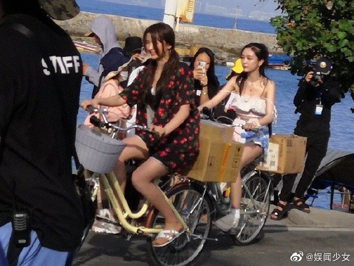 Kim Tử Hàm - Ngô Tuyên Nghi: Hai đại mỹ nhân của nhà Yuehua hội tụ, nhan sắc một chín một mười Ảnh 10