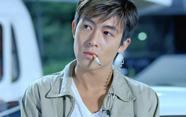 Trần Quán Hy 'tàn tạ' khi livestream, già đến mức không nhận ra: Còn đâu nam thần triệu người mê năm xưa? Ảnh 14