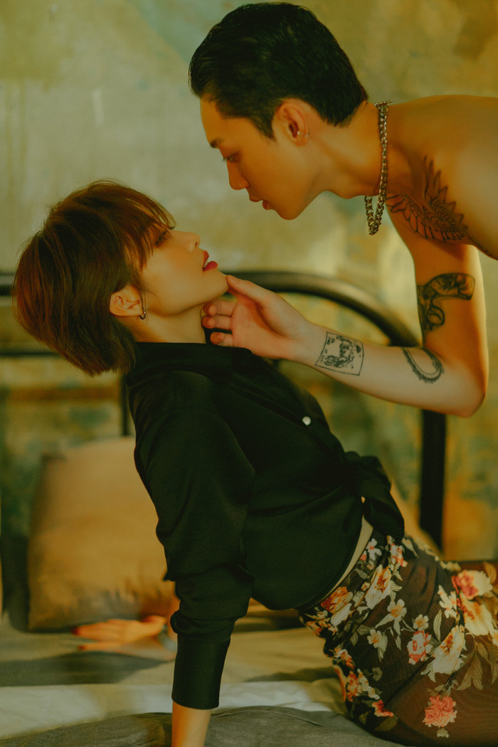 MV mới của Khả Ngân có gì hay mà Isaac, Diệu Nhi, Bảo Thy,... đồng loạt chia sẻ rầm rộ thế này? Ảnh 4