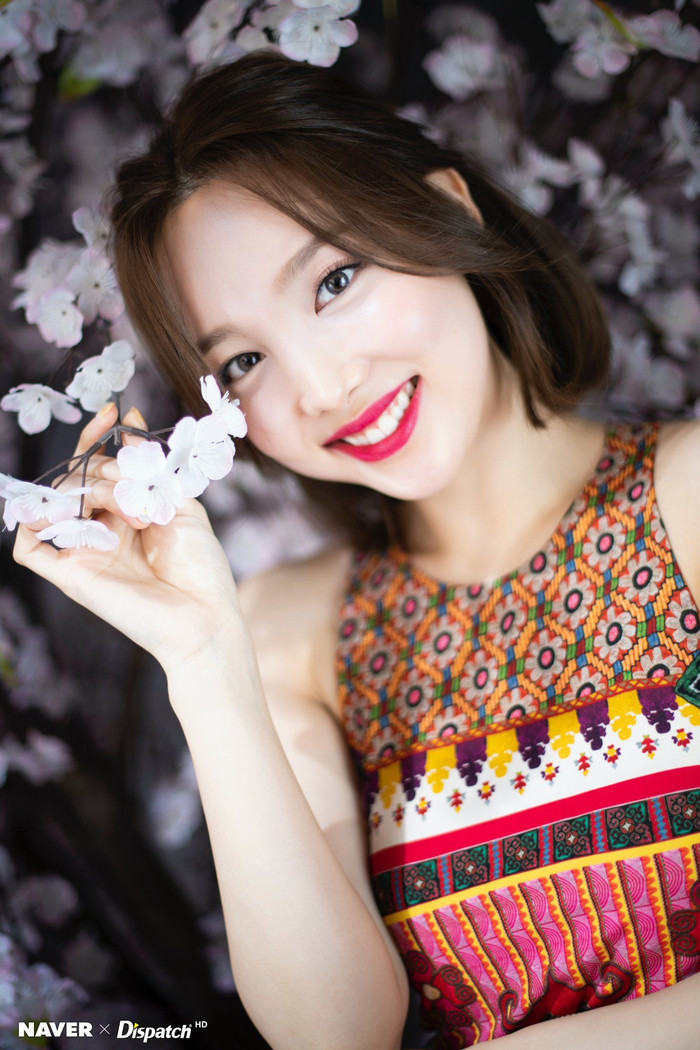 Nayeon sở hữu giọng hát tốt.