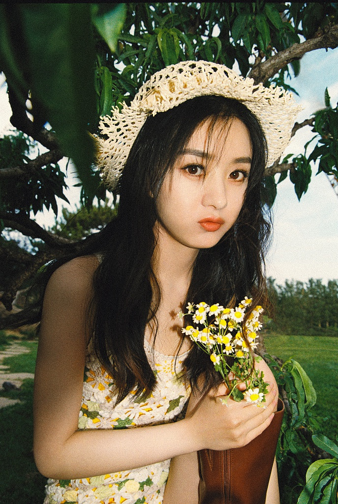 Sau khi sinh con, Triệu Lệ Dĩnh như được 'thay da đổi thịt': Ngày càng quyến rũ và trẻ trung hơn! Ảnh 9