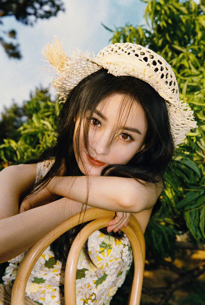 Sau khi sinh con, Triệu Lệ Dĩnh như được 'thay da đổi thịt': Ngày càng quyến rũ và trẻ trung hơn! Ảnh 7